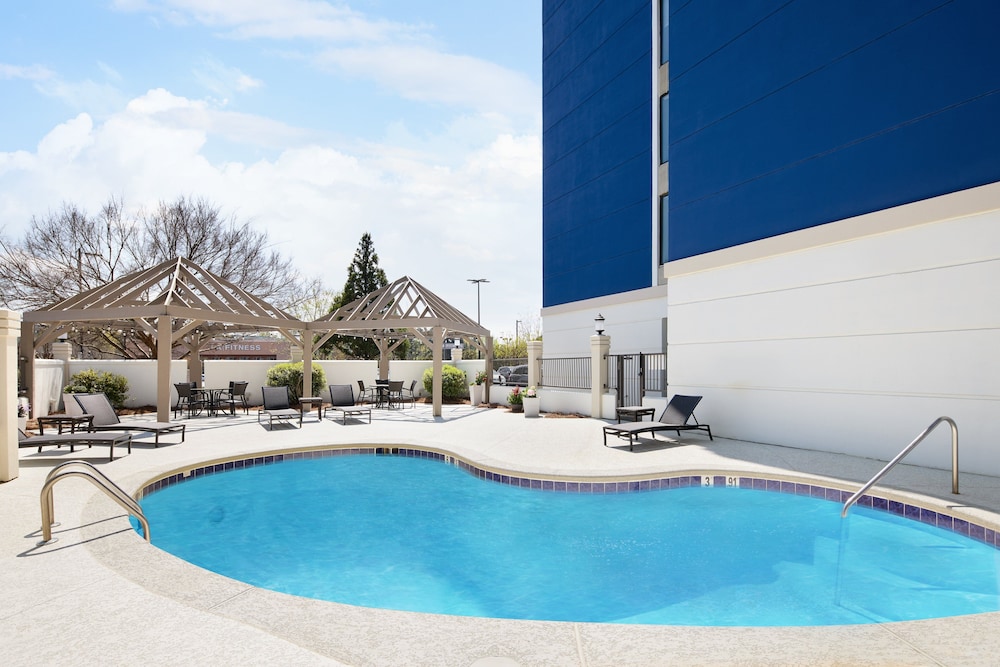 holiday inn express and suites atlanta tucker northlake