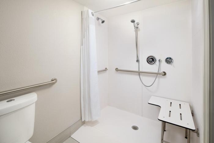 holiday inn express and suites atlanta tucker northlake