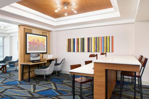 holiday inn express and suites atlanta tucker northlake