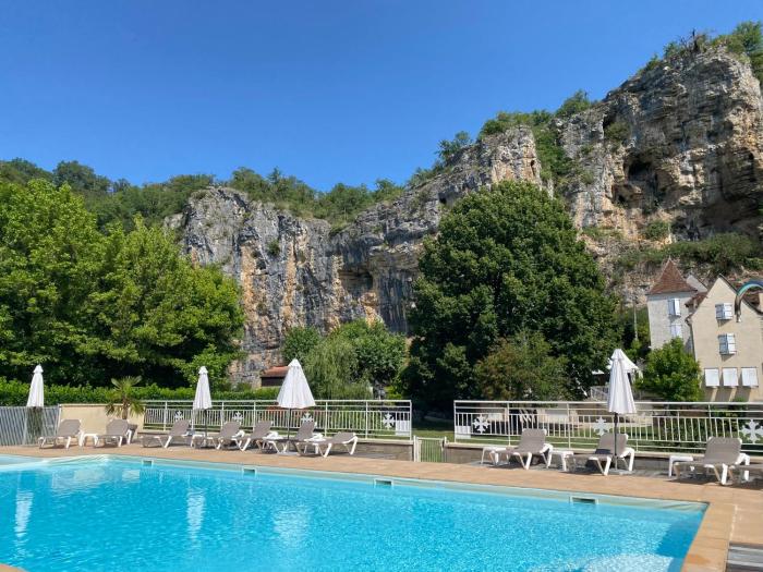 logis hotels hotel restaurant domaine les falaises