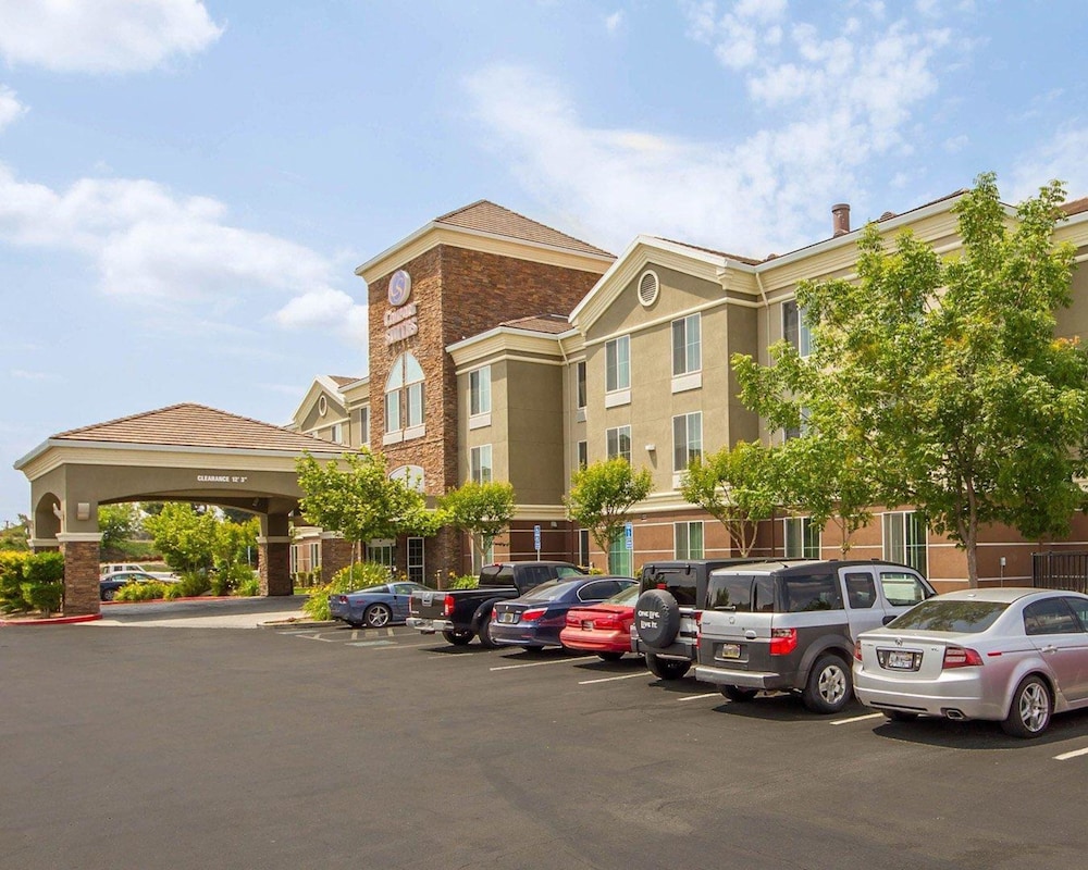 comfort suites turlock