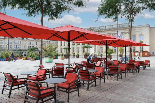 Hotel Victor,Somwar Peth,2 star