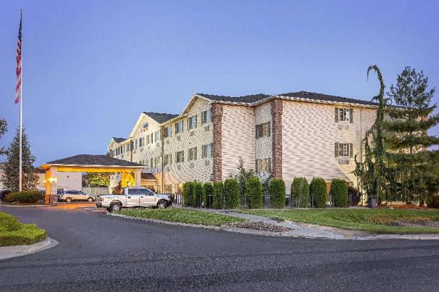 comfort suites yakima