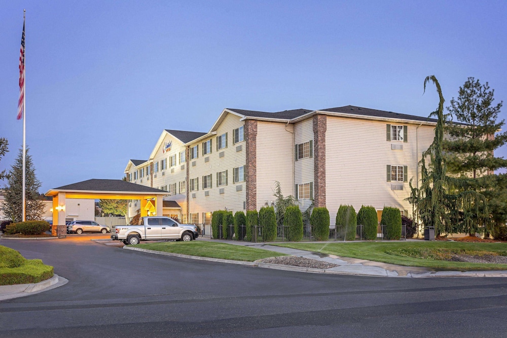 comfort suites yakima