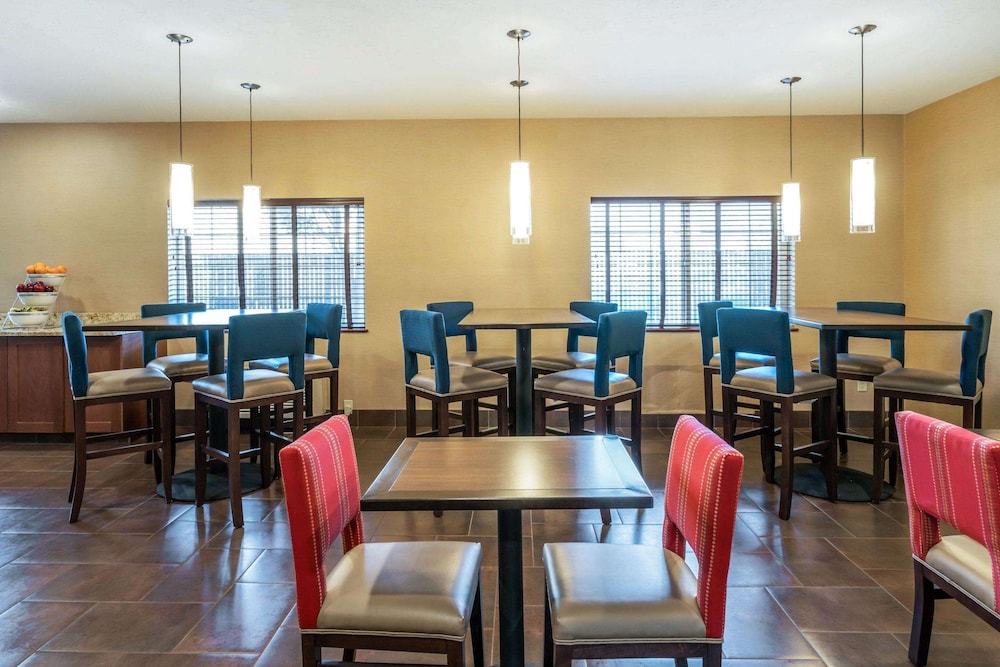 comfort suites yakima