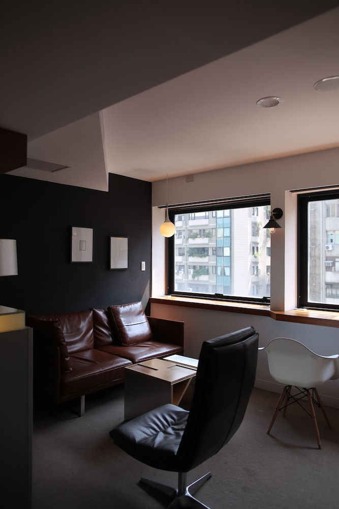 daan park hotel hostel