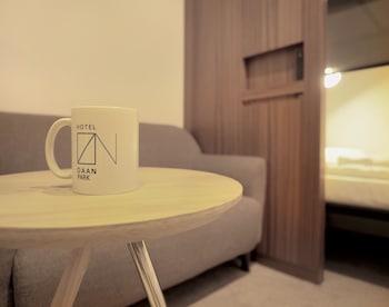 daan park hotel hostel