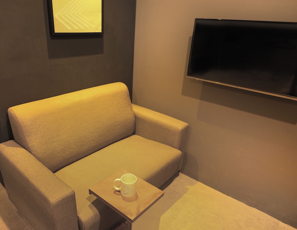 daan park hotel hostel