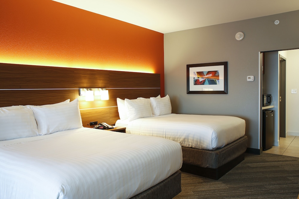 holiday inn express and suites louisville downtown by ihg