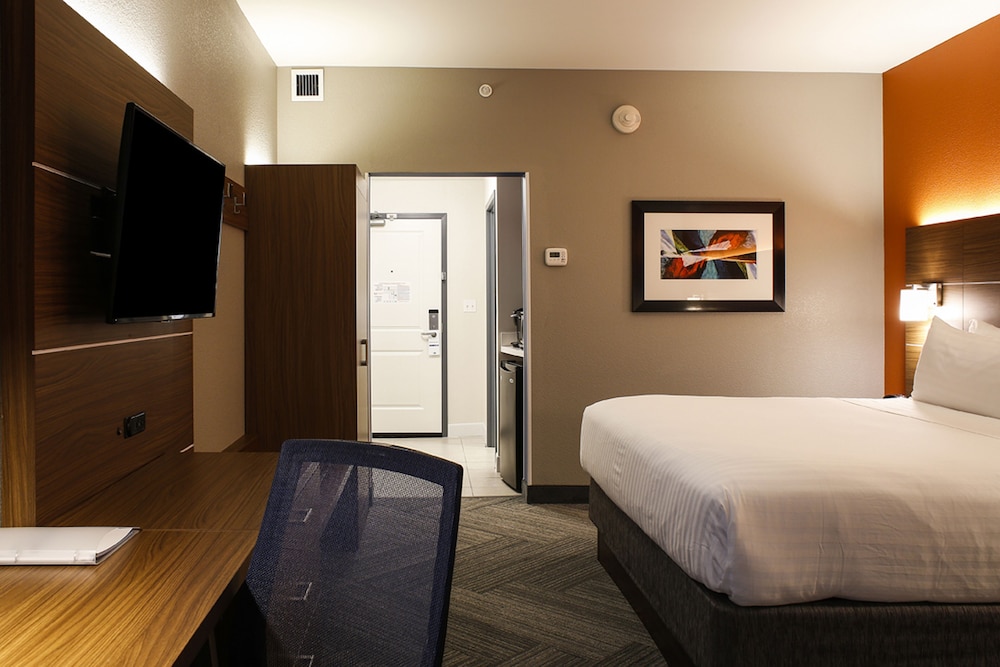 holiday inn express and suites louisville downtown by ihg