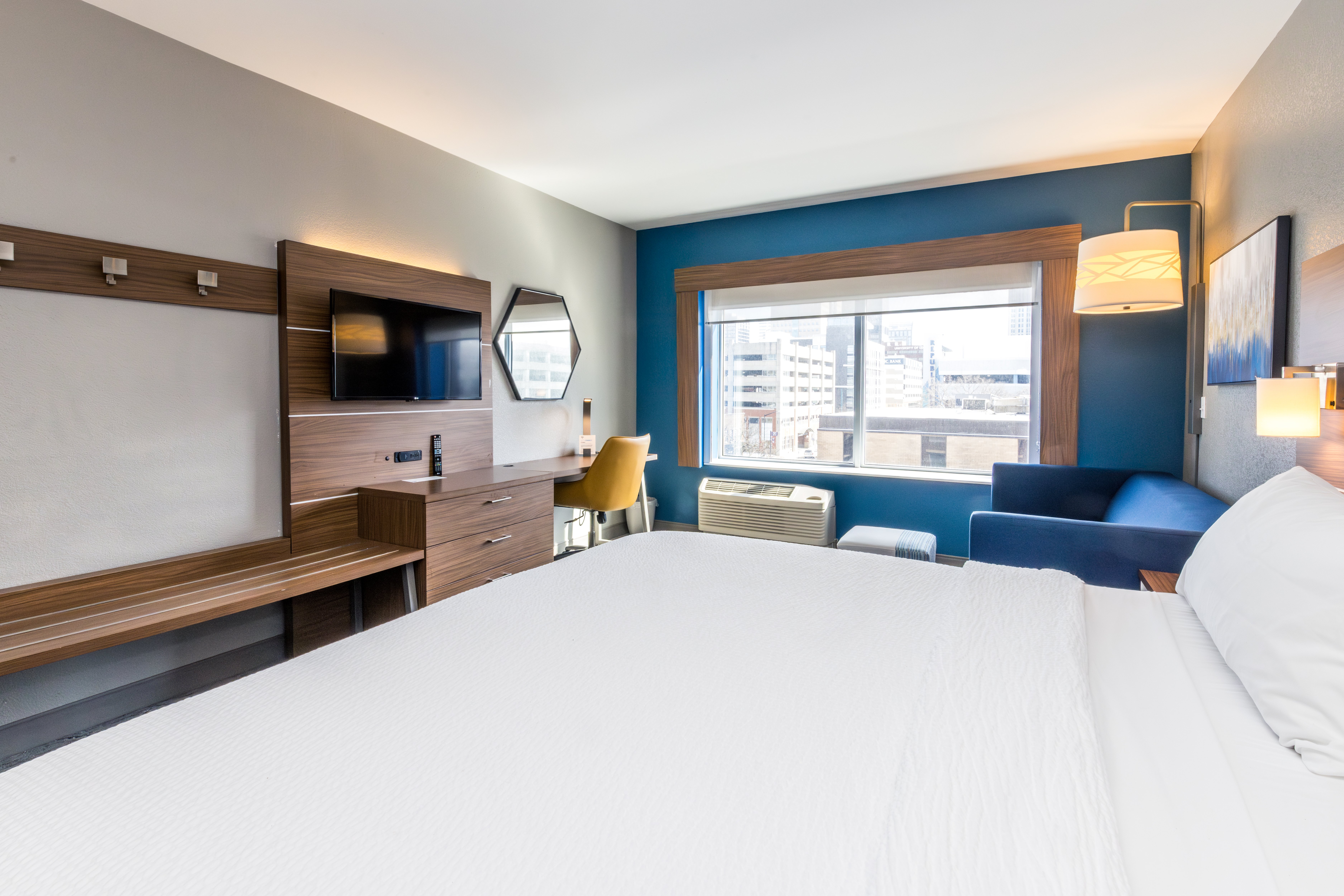 holiday inn express and suites louisville downtown by ihg