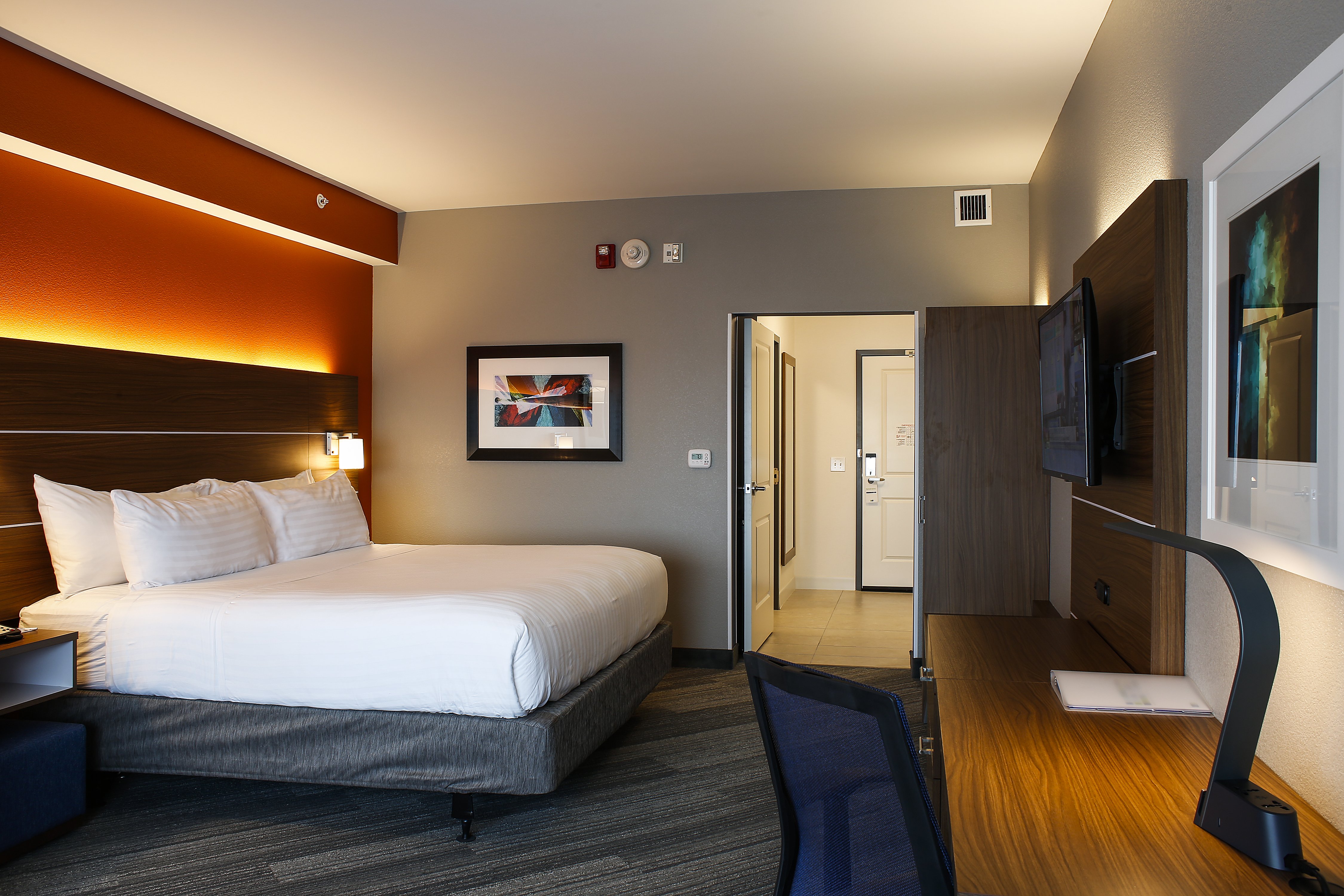 holiday inn express and suites louisville downtown by ihg
