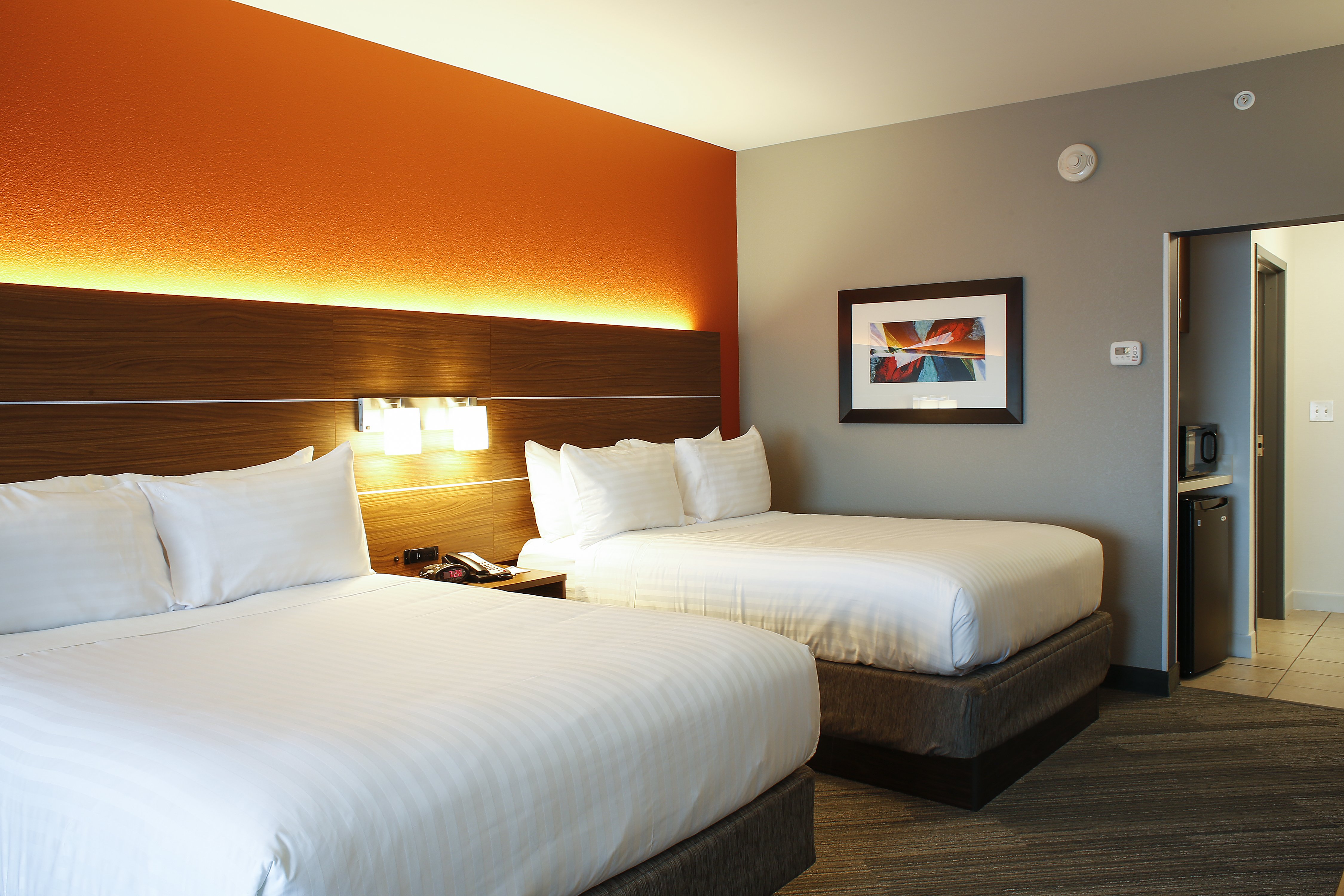 holiday inn express and suites louisville downtown by ihg