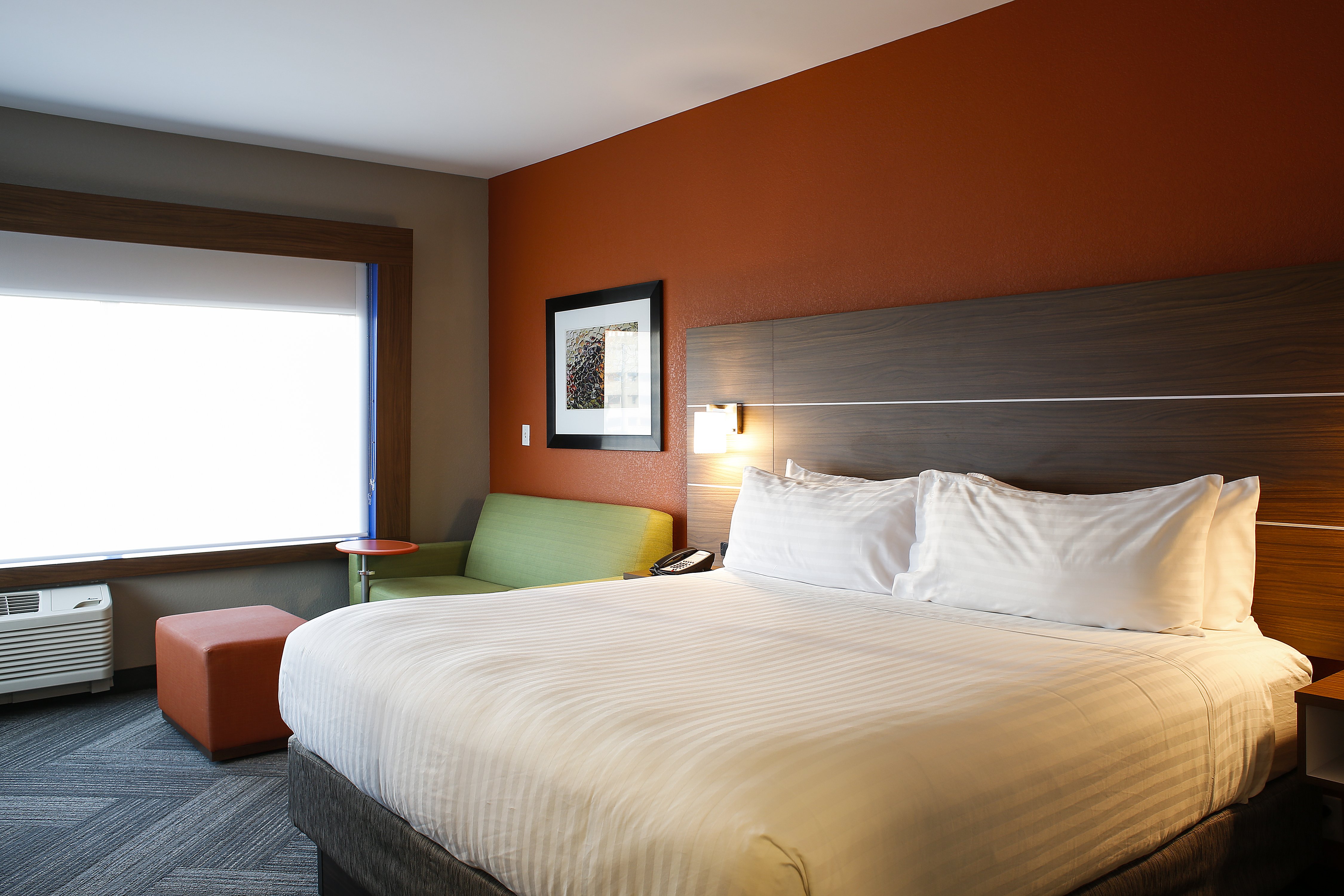 holiday inn express and suites louisville downtown by ihg