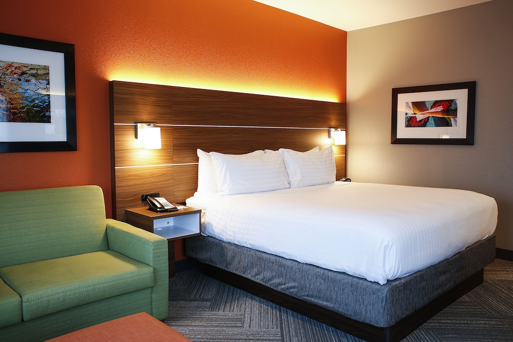 holiday inn express and suites louisville downtown by ihg