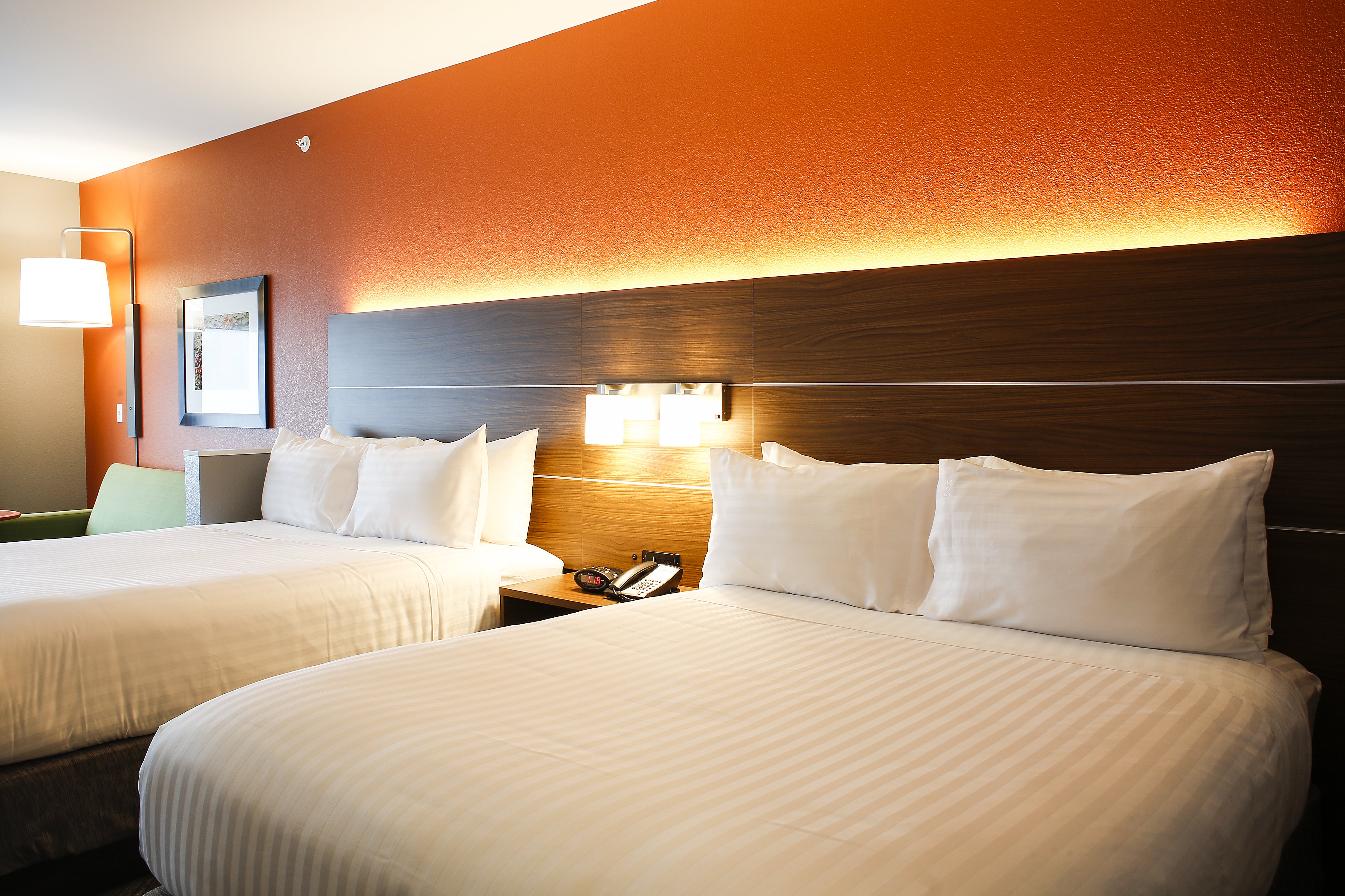 holiday inn express and suites louisville downtown by ihg