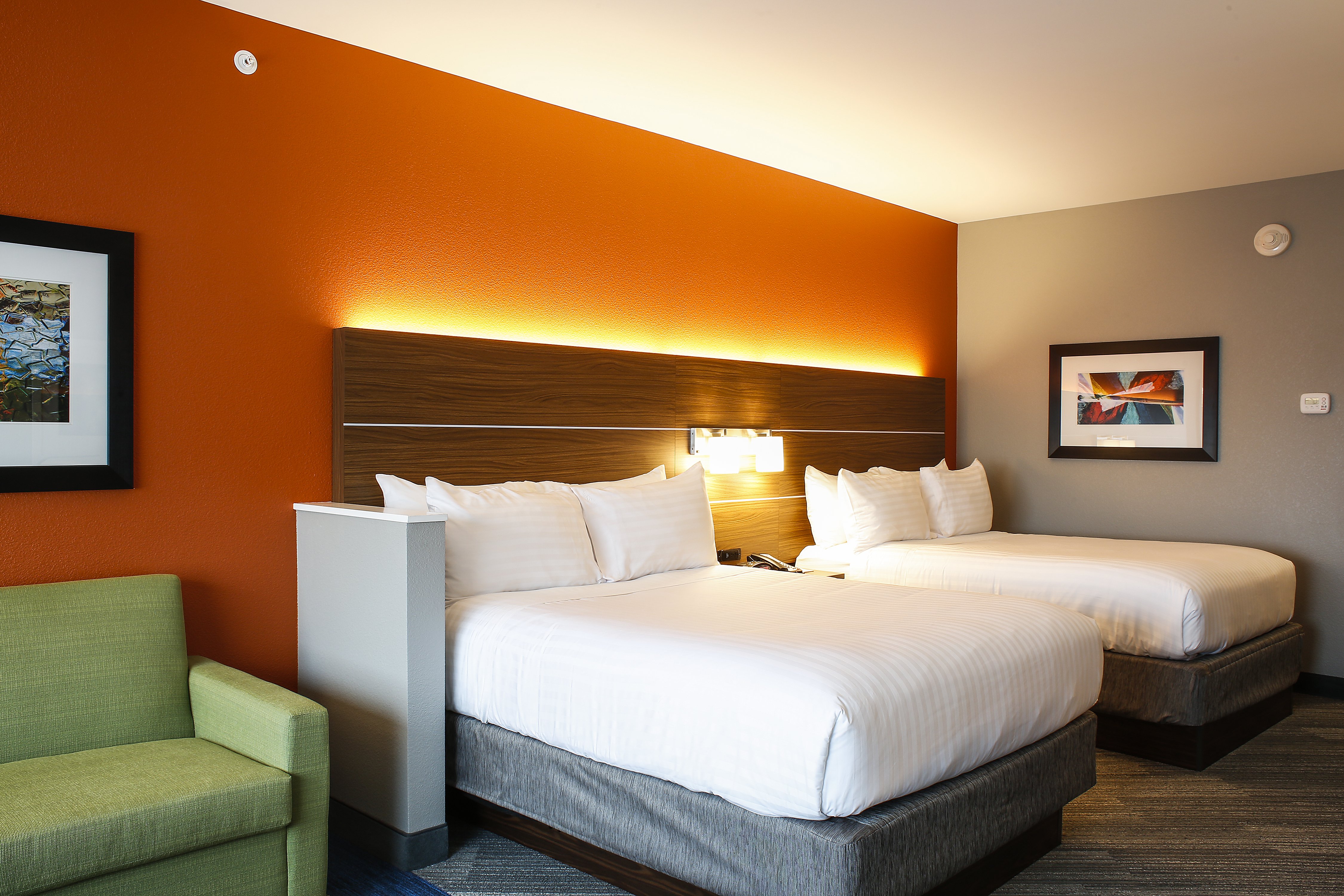 holiday inn express and suites louisville downtown by ihg