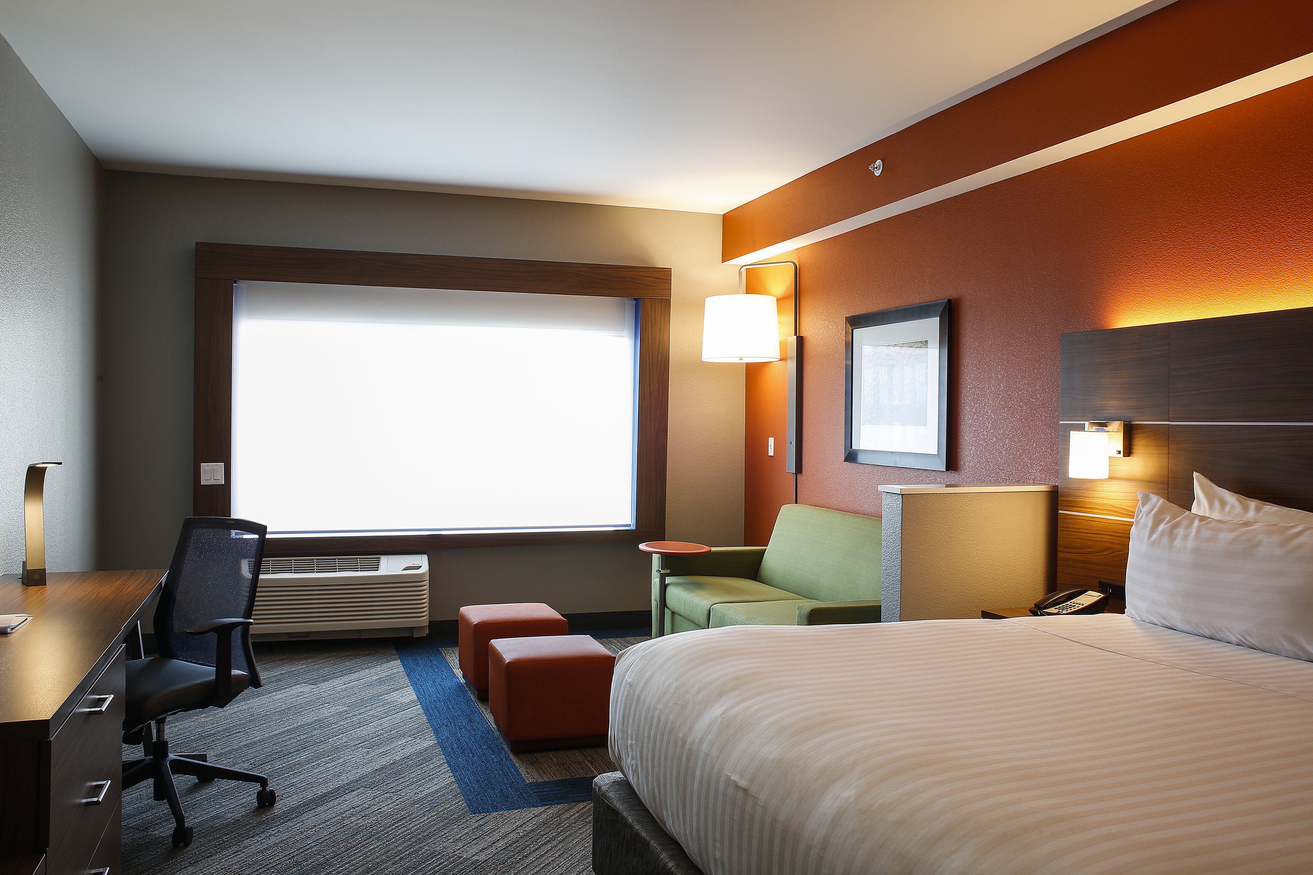 holiday inn express and suites louisville downtown by ihg