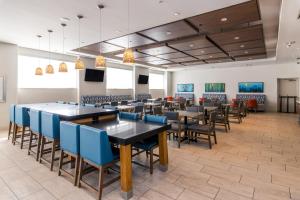 holiday inn express and suites louisville downtown by ihg