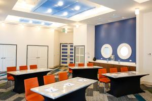 holiday inn express and suites louisville downtown by ihg