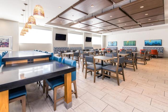 holiday inn express and suites louisville downtown by ihg