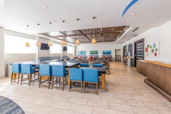 holiday inn express and suites louisville downtown by ihg