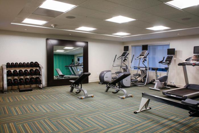 holiday inn express and suites louisville downtown by ihg