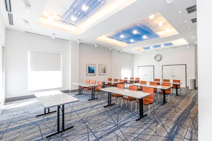 holiday inn express and suites louisville downtown by ihg