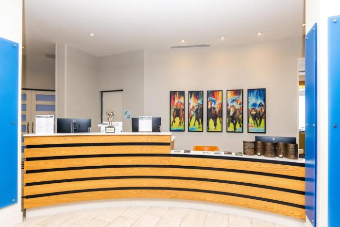 holiday inn express and suites louisville downtown by ihg