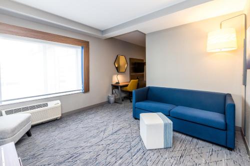 holiday inn express and suites louisville downtown by ihg