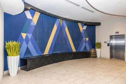 holiday inn express and suites louisville downtown by ihg