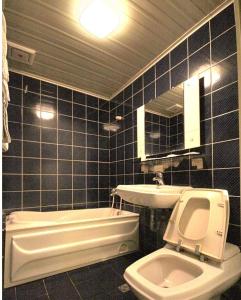 Broadway Hotel,Taichung>>Central,2 star