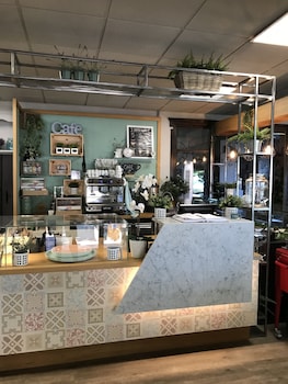 Hotel La Calanque,Cannes>>Alpes-Maritimes,2 star