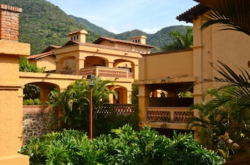 Hotel Danza Del Sol,Near Ajijic Malecon,4 star