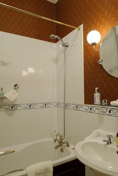 ghan house carlingford