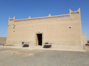 riad desert camel