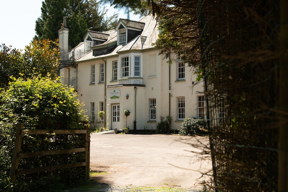 woodlands lodge hotel