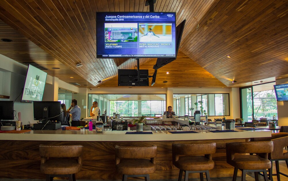 costa rica tennis club and hotel