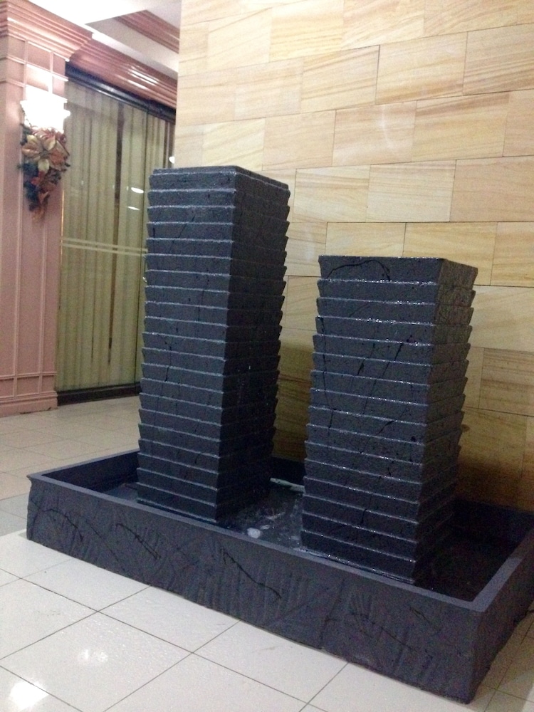 grand city hotel