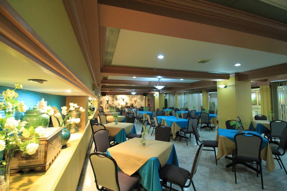 grand city hotel