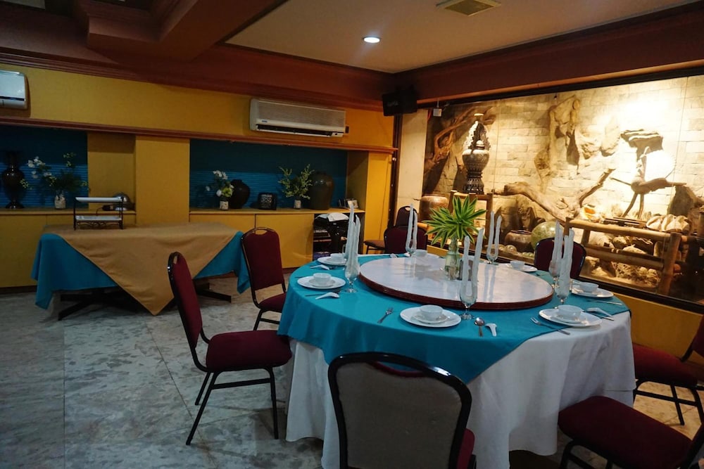 grand city hotel