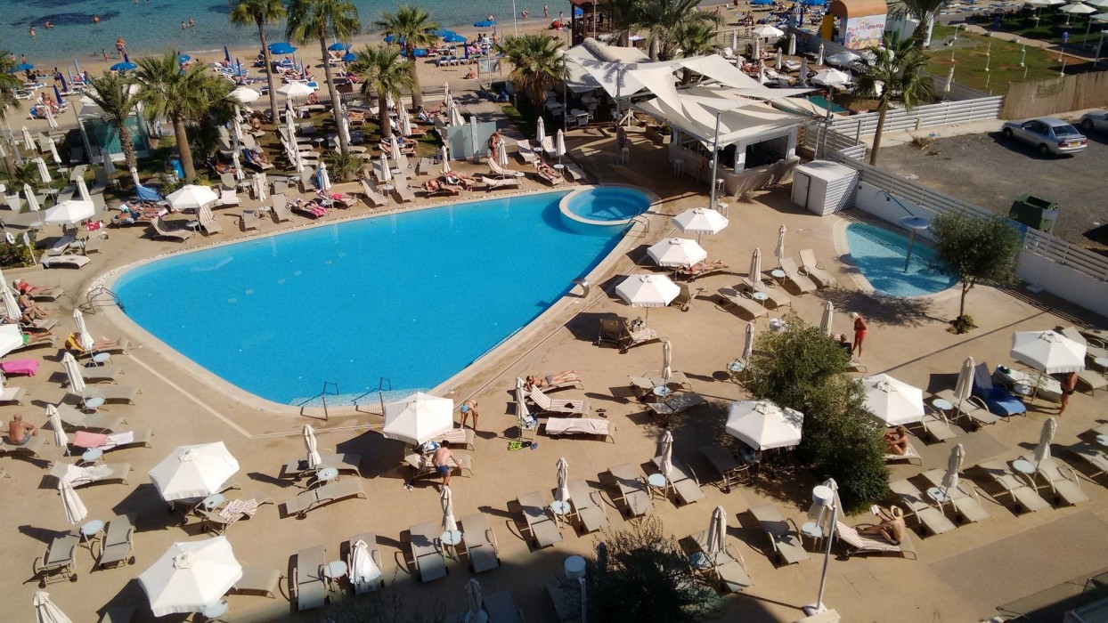 vrissaki beach hotel