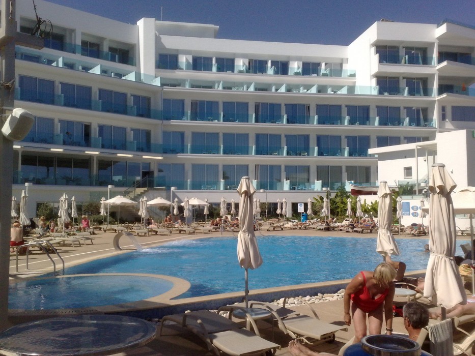 vrissaki beach hotel