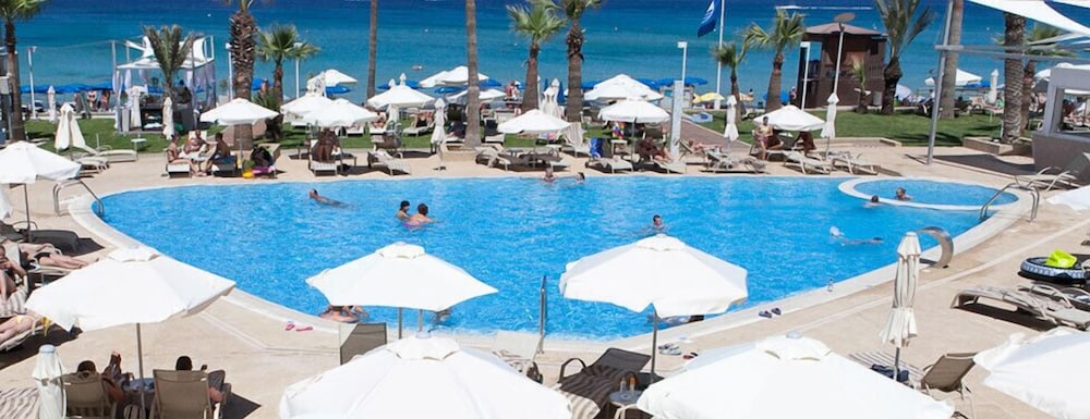 vrissaki beach hotel