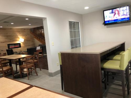 country inn and suites by radisson topeka west ks
