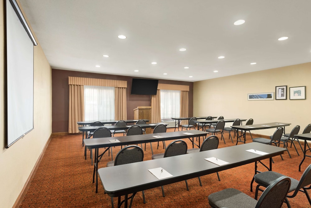 country inn and suites by radisson topeka west ks