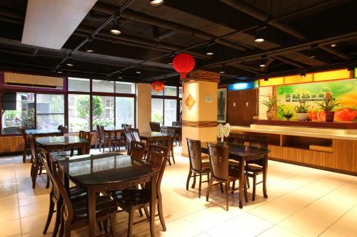 chiayi crown hotel