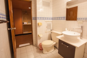 chiayi crown hotel
