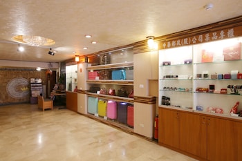 chiayi crown hotel