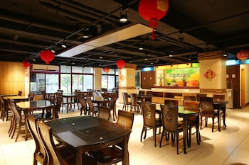 chiayi crown hotel